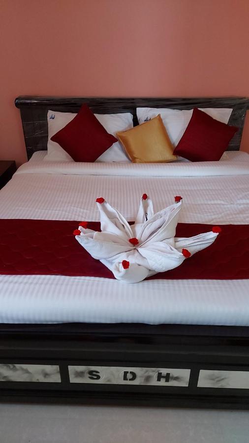 Sumukha Divine Holidays Tirupati Exterior foto